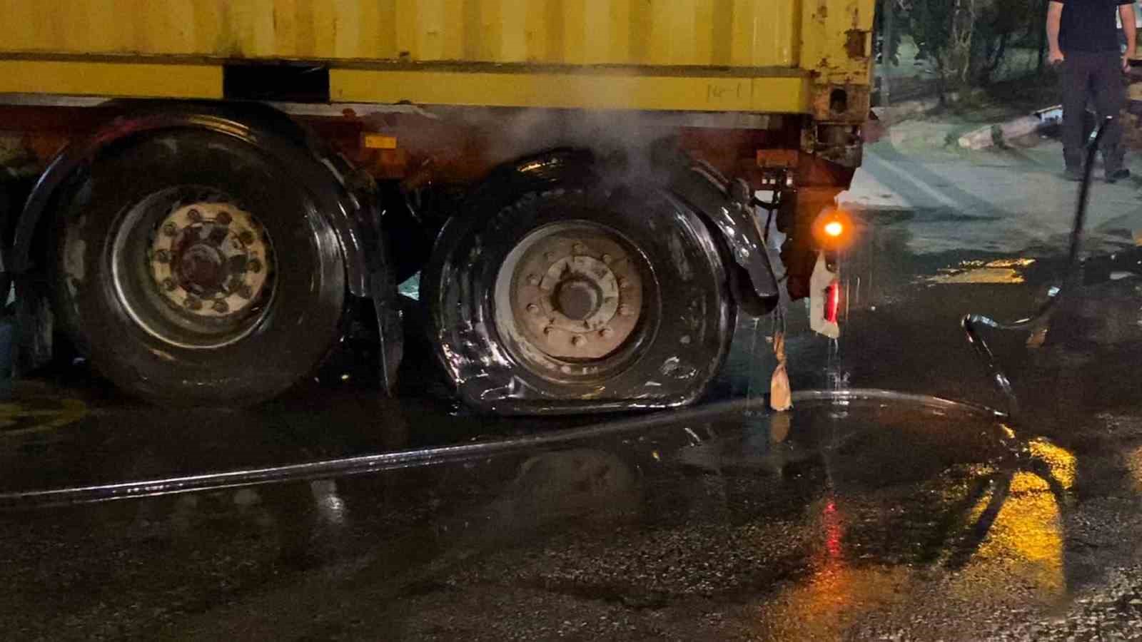Lastikleri yandı farkedince itfaiyeye kadar sürdü