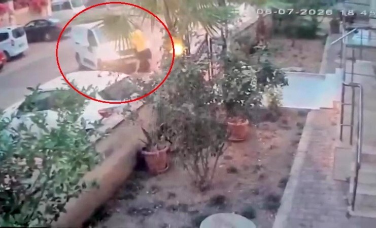 Antalya’da Yol Verme Tartışması Kanlı Bitti: Sürücü Dehşet Saçtı!