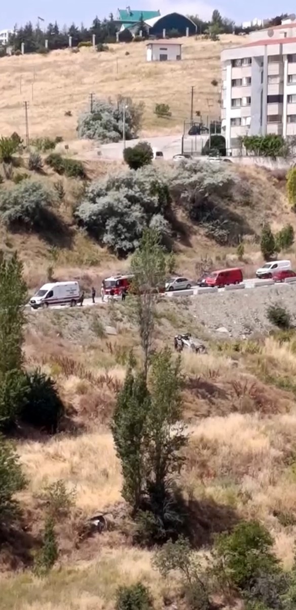 Ankara Çankaya’da Korkunç Kaza: Otomobil Şarampole Yuvarlandı!