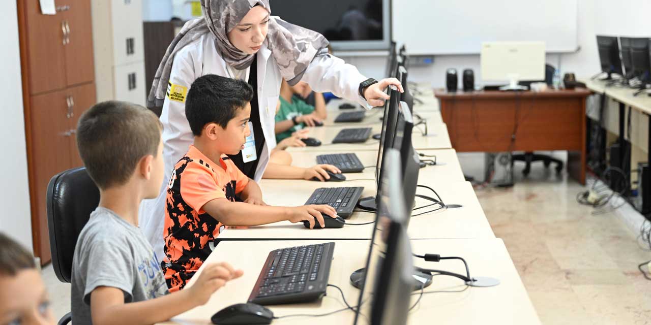 Genç KOMEK Yaz Okulu'nda Eğitim Coşkusu Başladı