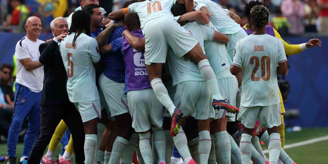Fransa Dünya Kupası'nda Yarı Final Biletini Kaptı!