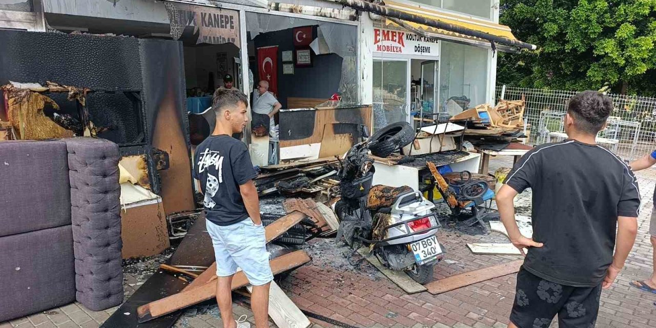 Camın patlama sesine uyandı, iş yerini küle dönmekten kurtardı