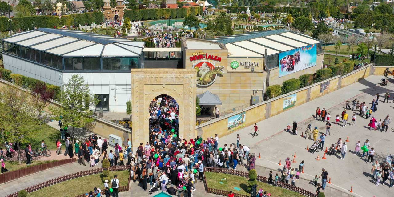 80 Binde Devr-i Alem Parkı’nda Yaz Saati Uygulaması Başladı