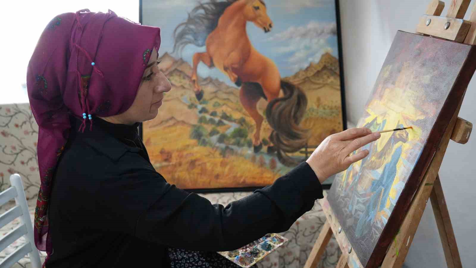 Ankaralı "Şalvarlı Picasso" Ayfer Bozkurt’un İlham Veren Sanat Yolculuğu