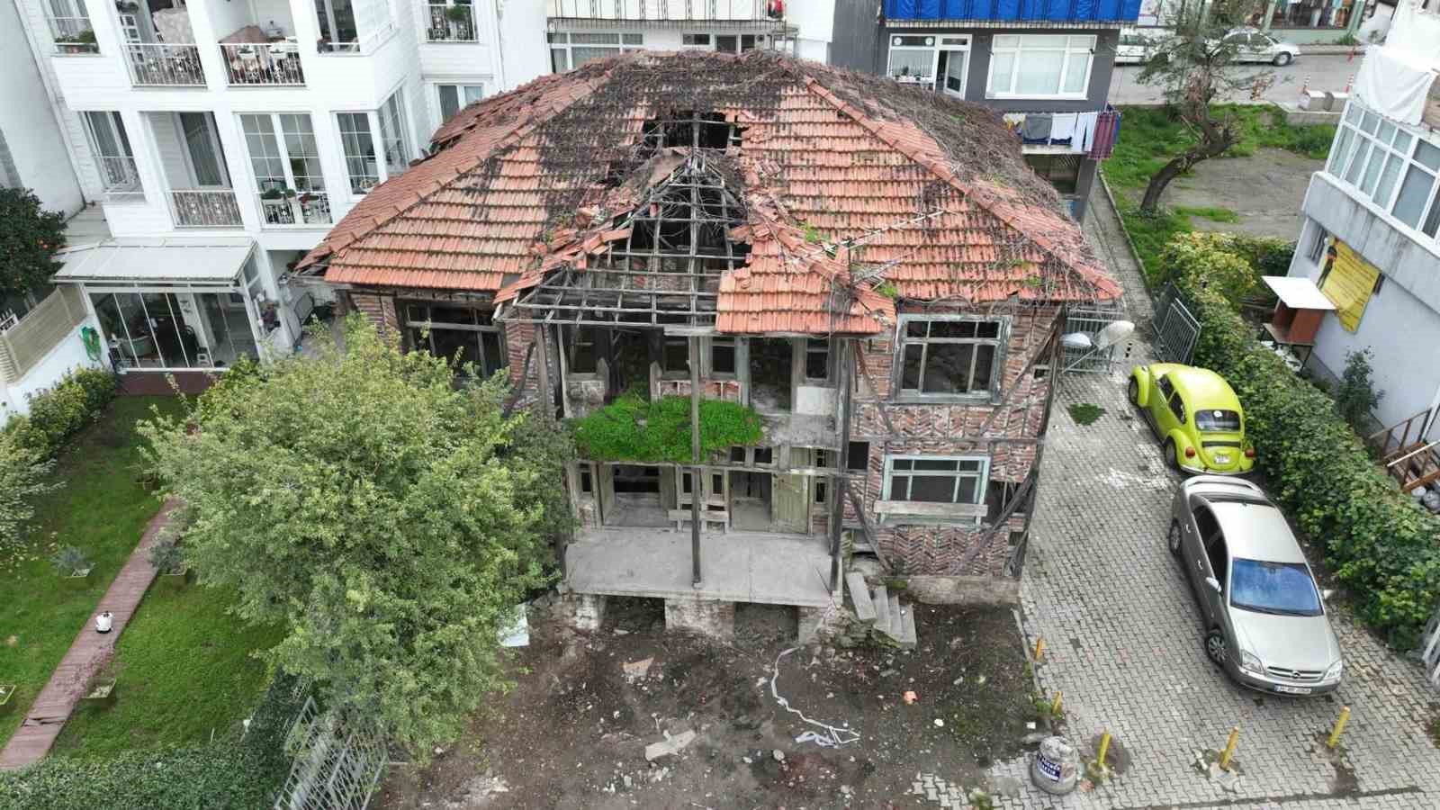 Gölcük'teki o bina kütüphane oluyor
