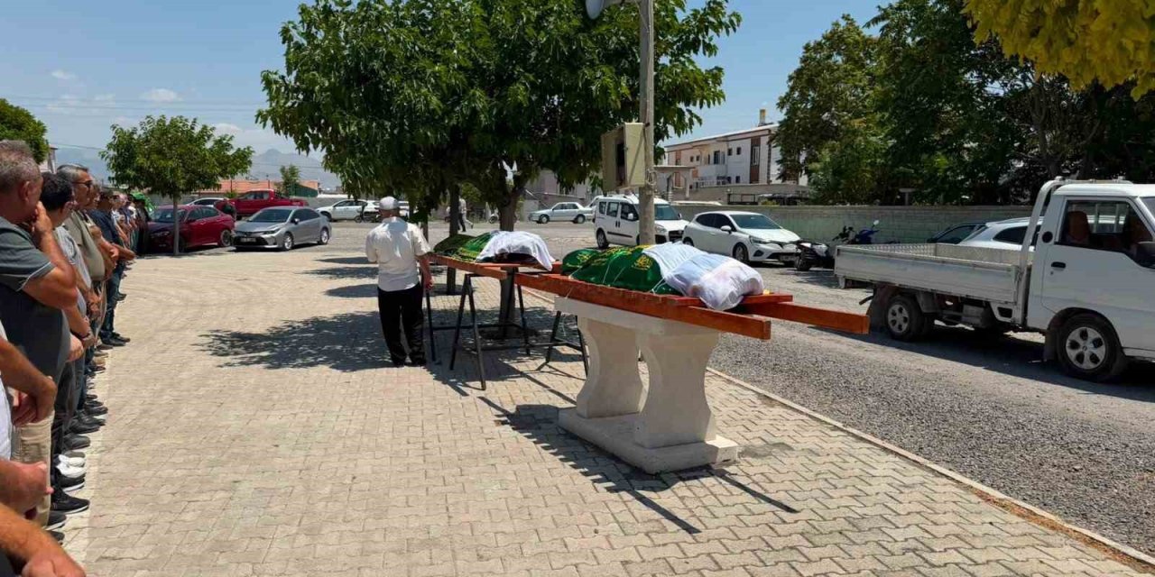 Konya'yı Sarsan Cinayetin Ardından Cenazeler Defnedildi