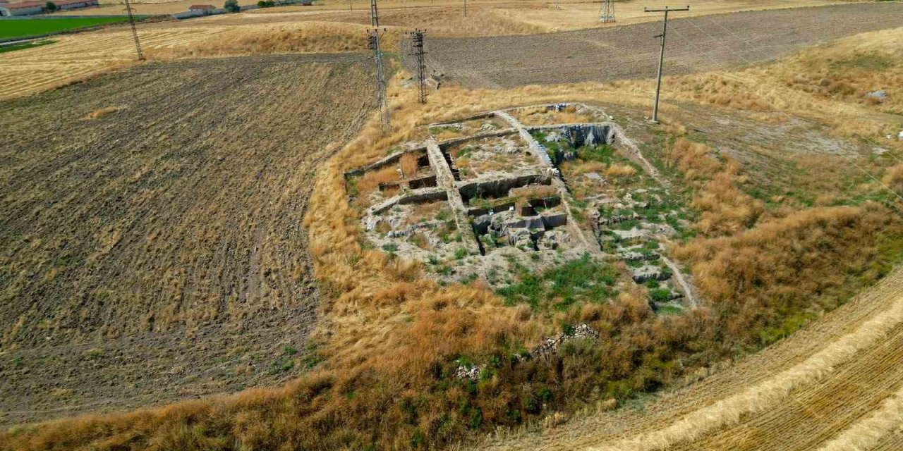 Selçuk Üniversitesi’nin Kazı Yaptığı Üçhöyük’te Çalışmalar Durdu