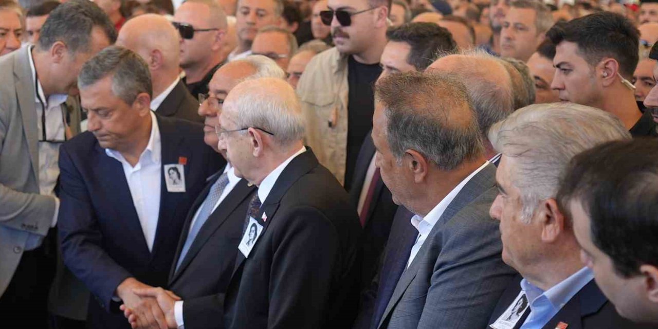 Eski CHP Genel Başkanı Deniz Baykal’ın eşi toprağa verildi