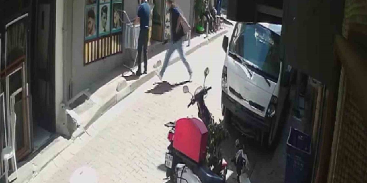 Tıraşını beğenmedi, berberini bıçakladı