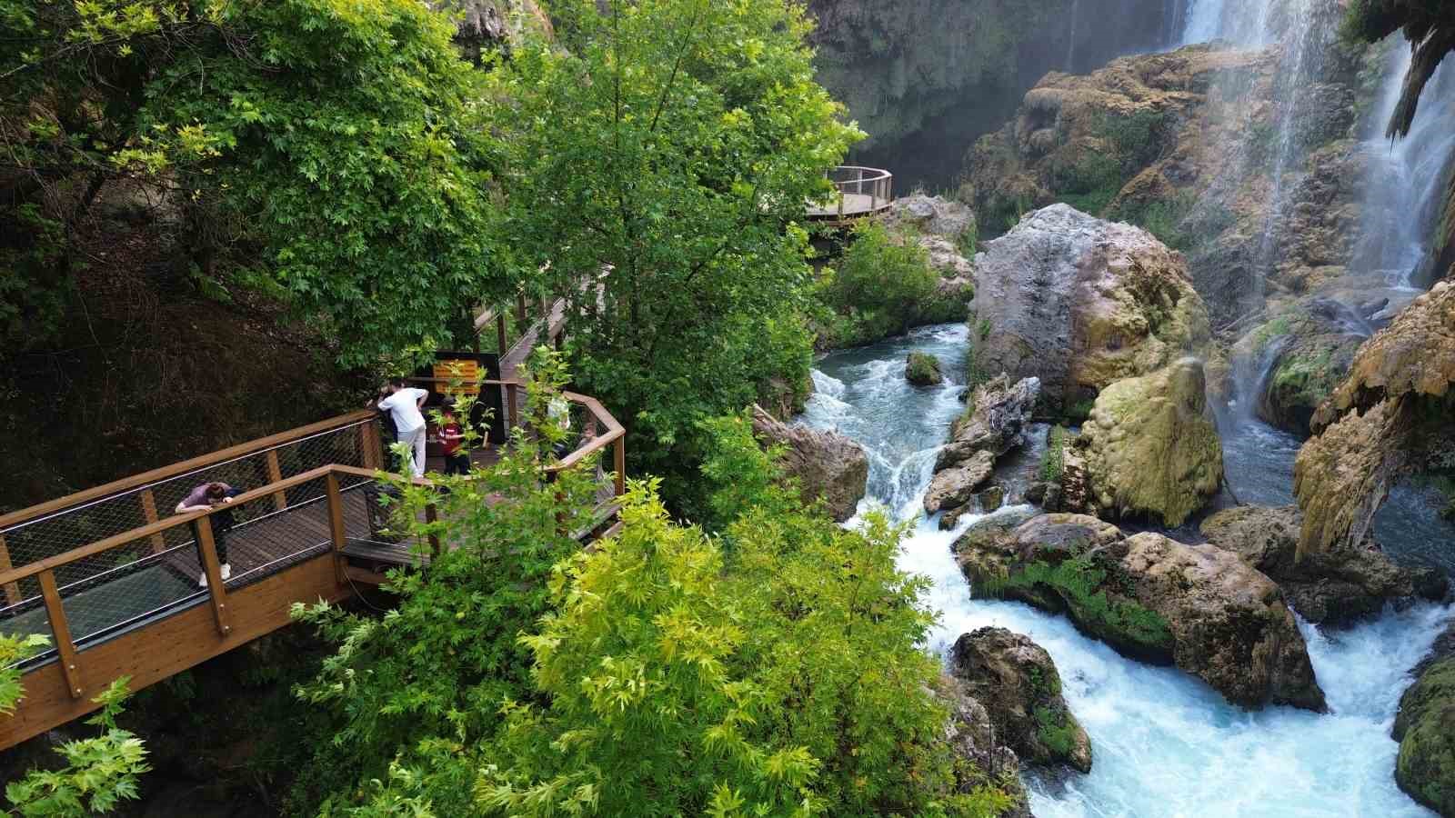 Konya'nın muhteşem güzelliği mest etti! Hava sıcaklığı yarı yarıya düşük