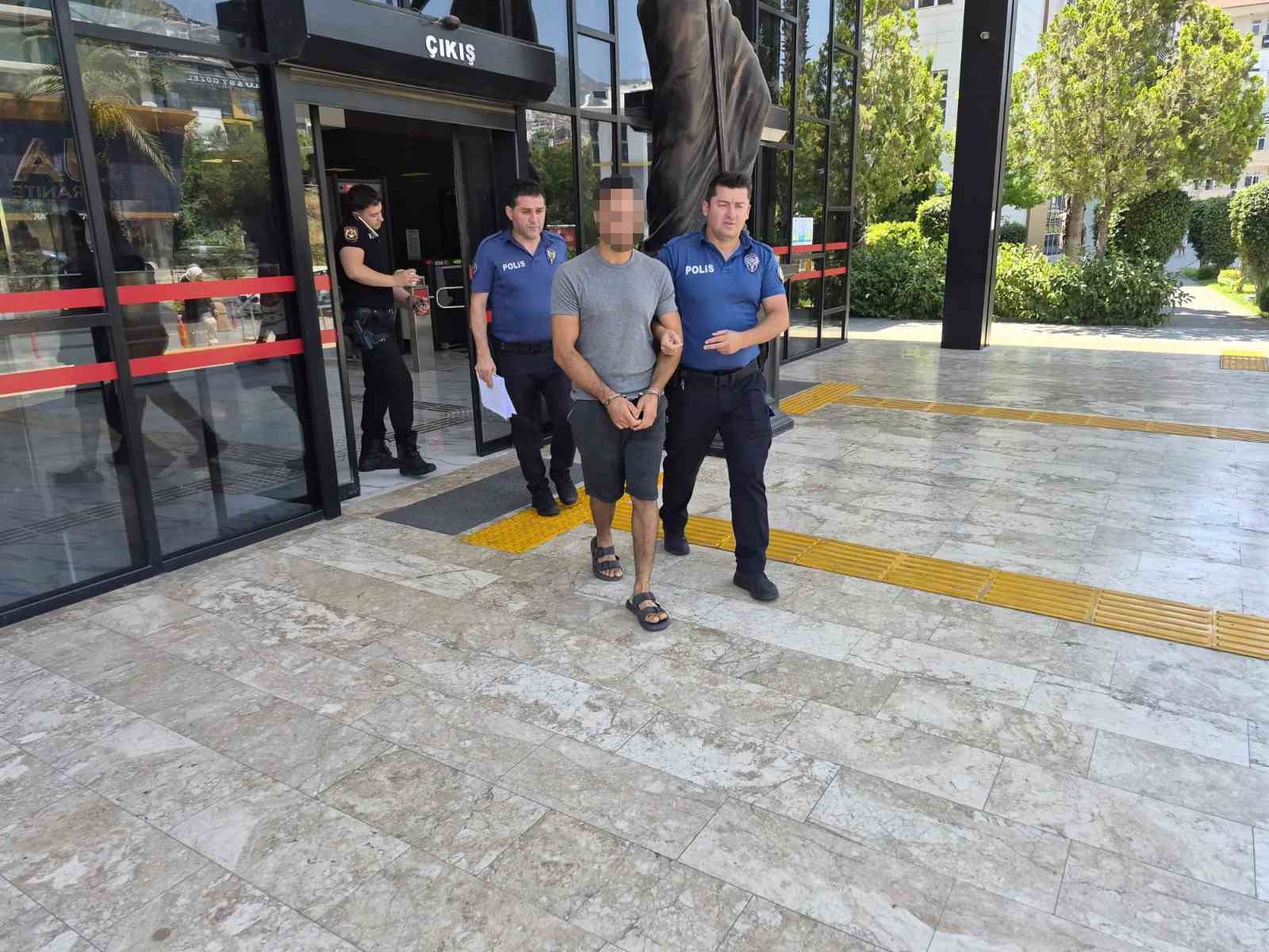 Alanya’da cinsel istismar ve telefon hırsızlığı iddiası: 1 şüpheli tutuklandı