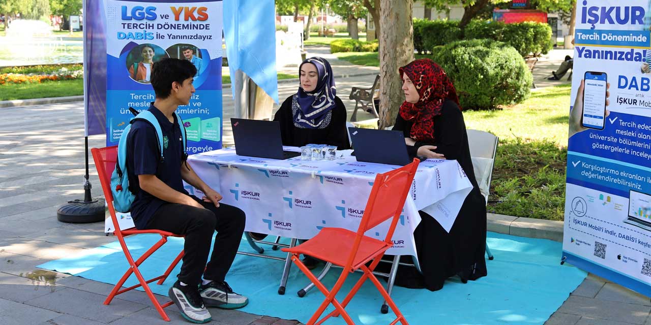 Konya İŞKUR'dan LGS ve YKS Adaylarına Kültürpark'ta Kariyer Desteği