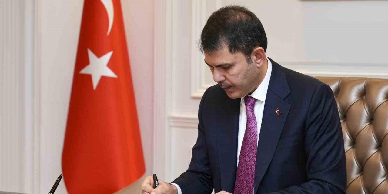 Bakan Kurum, depremden sonra inşa edilen köy evlerini paylaştı