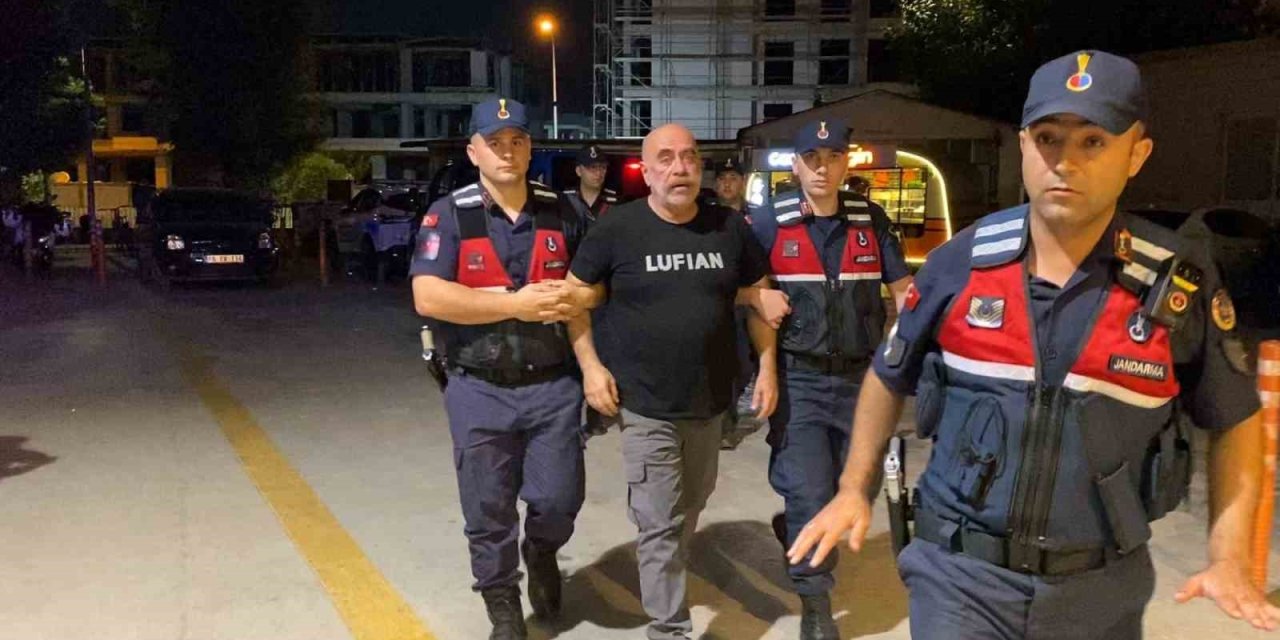 Ünlü Yönetmen Ezel Akay ve Kardeşi Uyuşturucudan Gözaltına Alındı