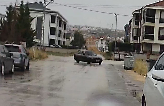 Bu hareketi yapıp 140 bin lira ve 6 ay ehliyetinden oldu
