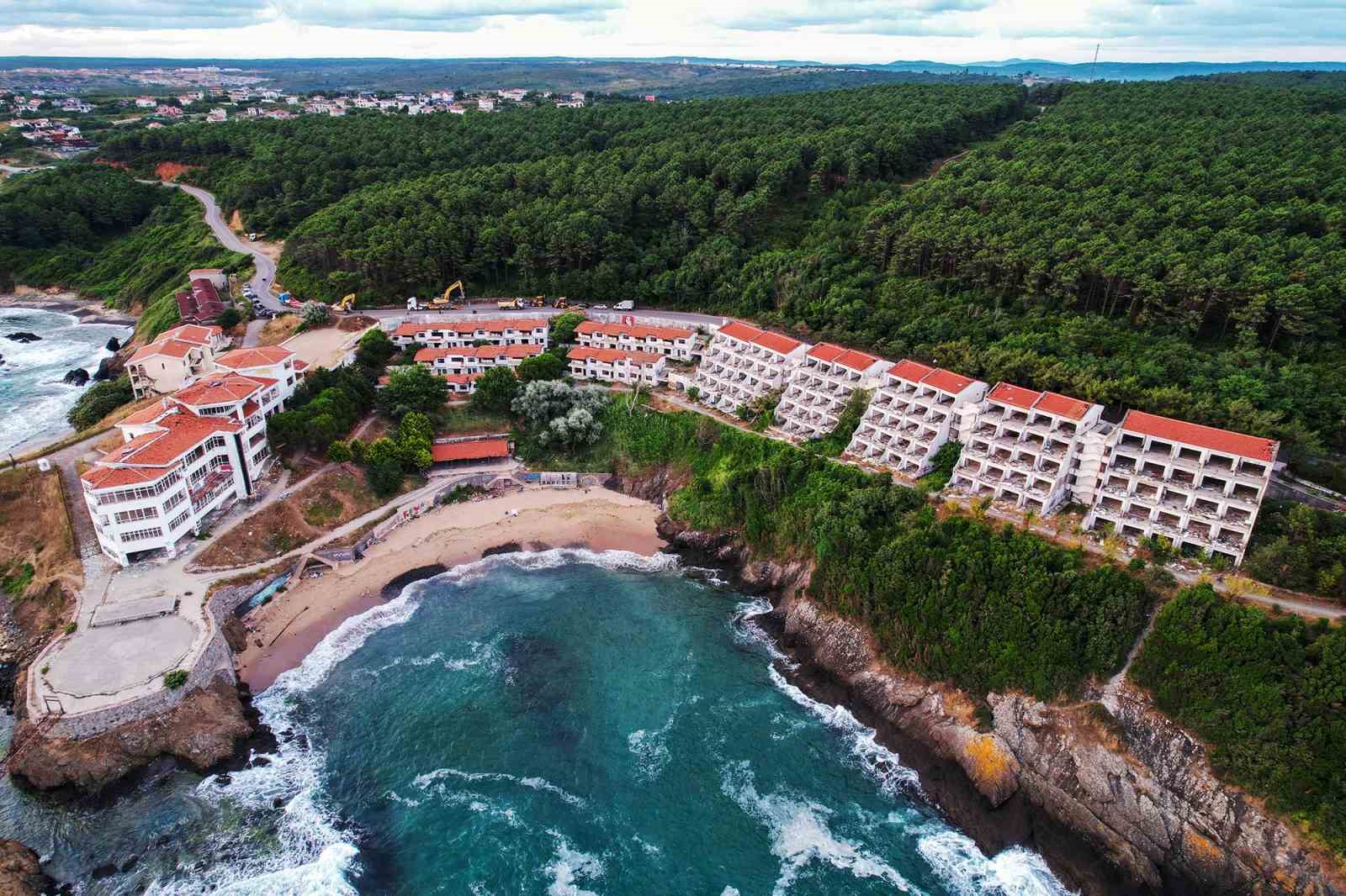 Beykoz Riva'daki "Metruk Otel" Yıkılıyor: Yerine Gençlik Kampı Yapılacak