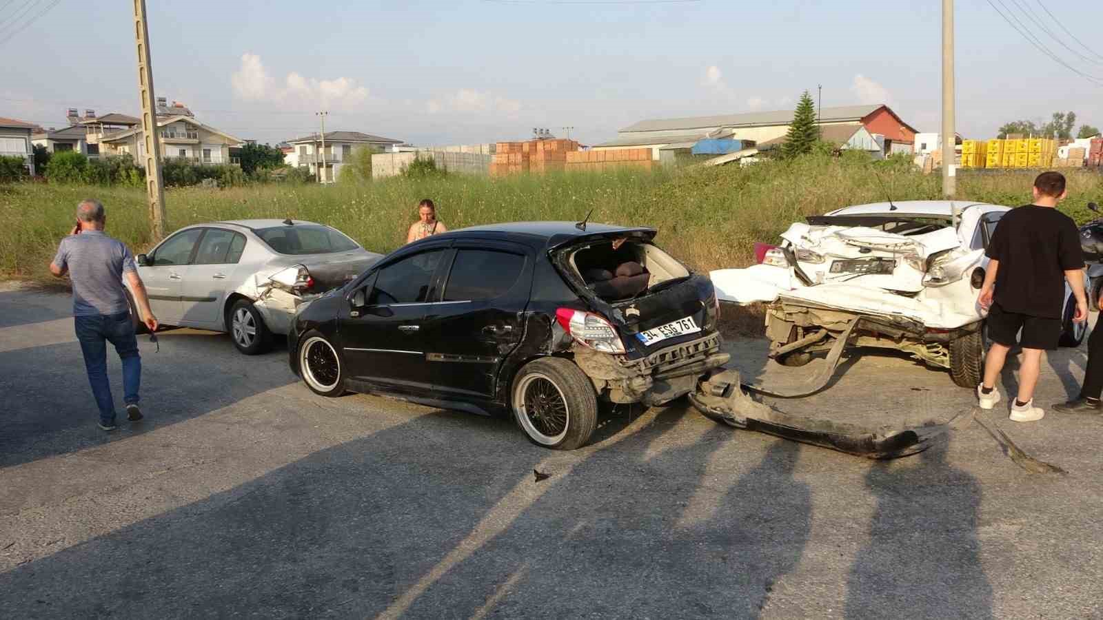 Antalya girişini kapatan kaza