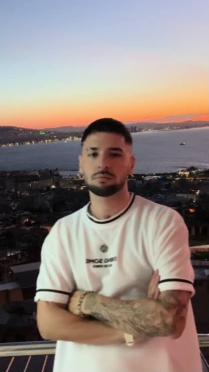 Erol Can Güncü sahnede gözaltına alındı