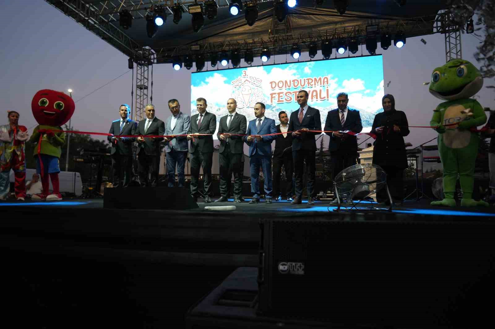 Dağ ve Dondurma Festivali İki Yıldızla Açıldı