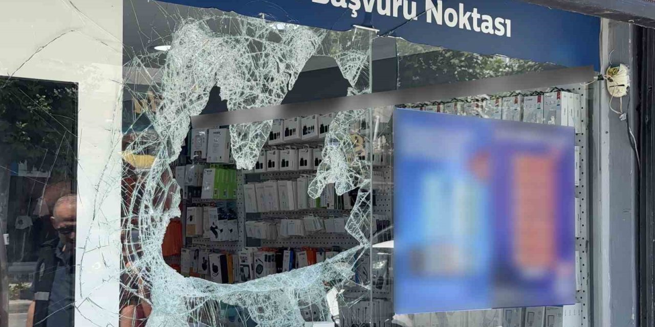 Fırın Odunuyla 400 Bin Liralık Vurgun: Saniyeler İçinde Soydular!