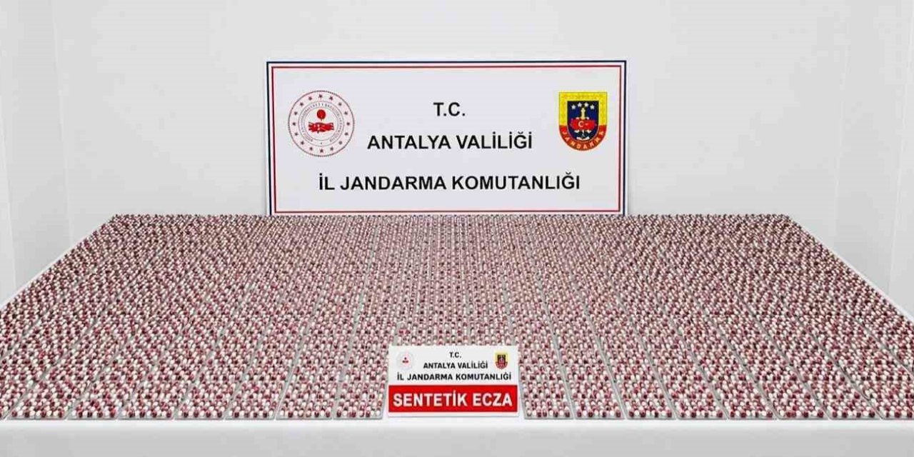 Antalya’da bir depoda 5 bin 865 adet uyuşturucu hap bulundu