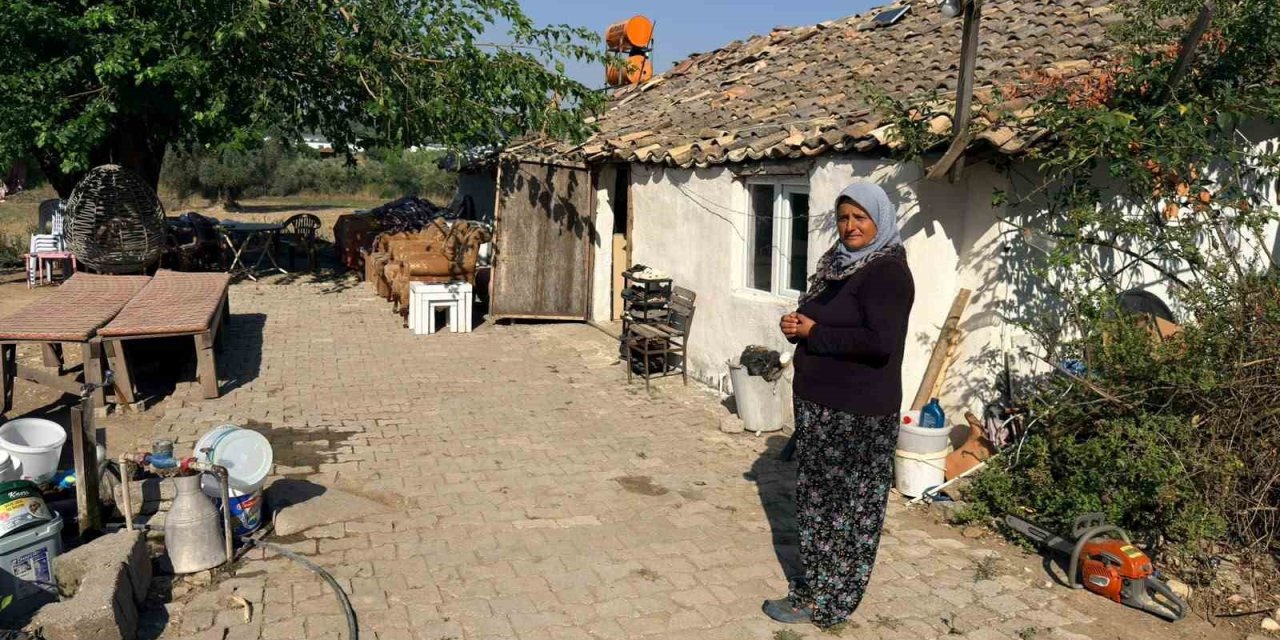 Hortum evi sofra bezi gibi silkeledi