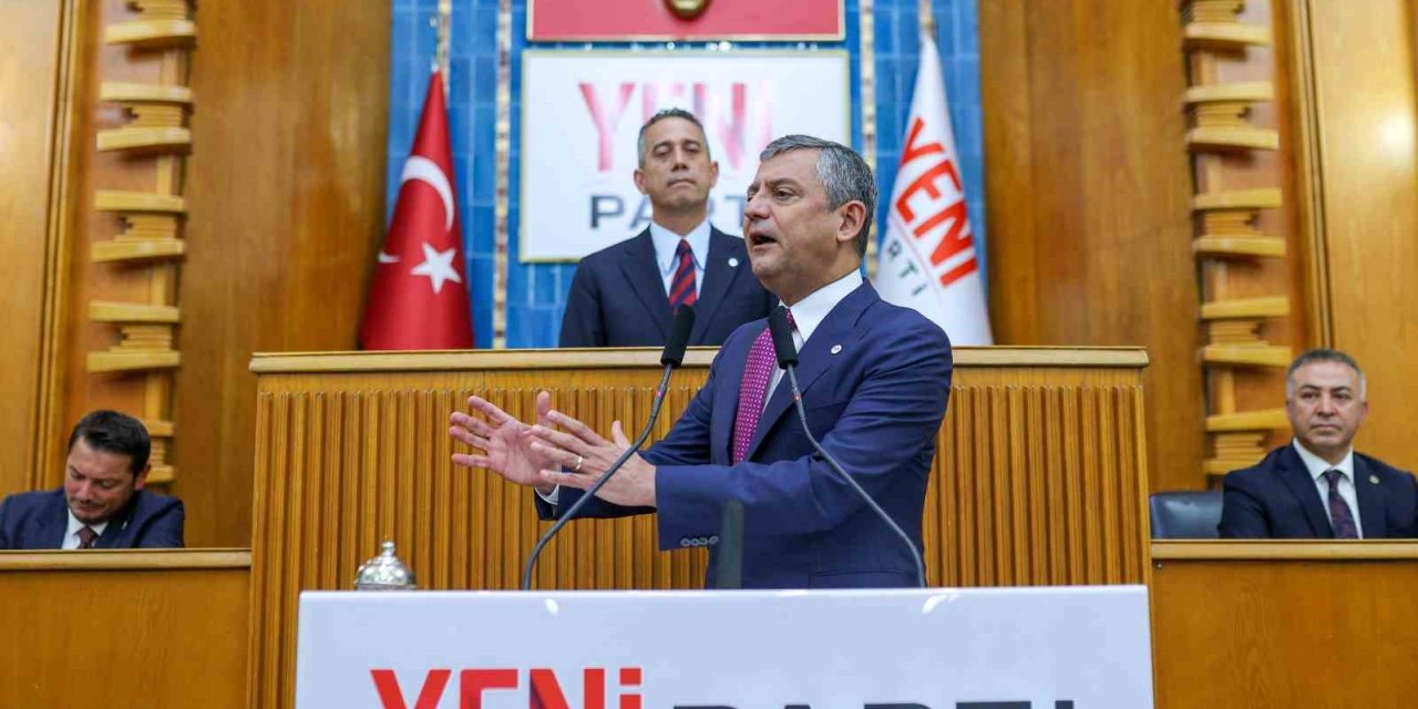 Özgür Özel’den Ezber Bozan Delege Çıkışı: YENİ Parti'de Eski Nesil Siyaset Dönemi Bitti!