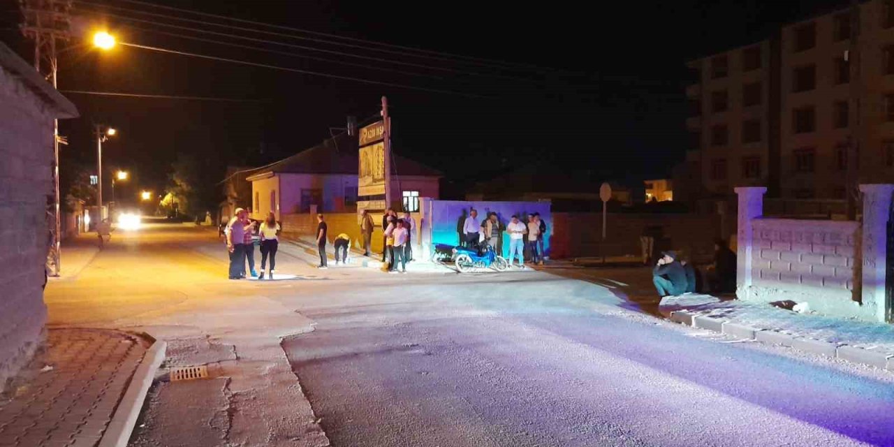 Otomobil ile Motosiklet Çarpıştı: Ağır Yaralı 2 Kişi Konya'ya Sevk Edildi