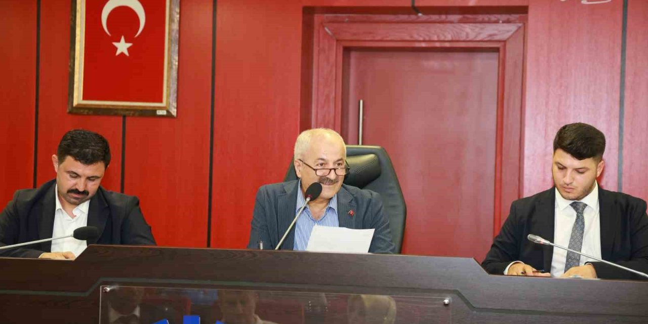 Belediyeden üniversitelilere 12 bin TL destek