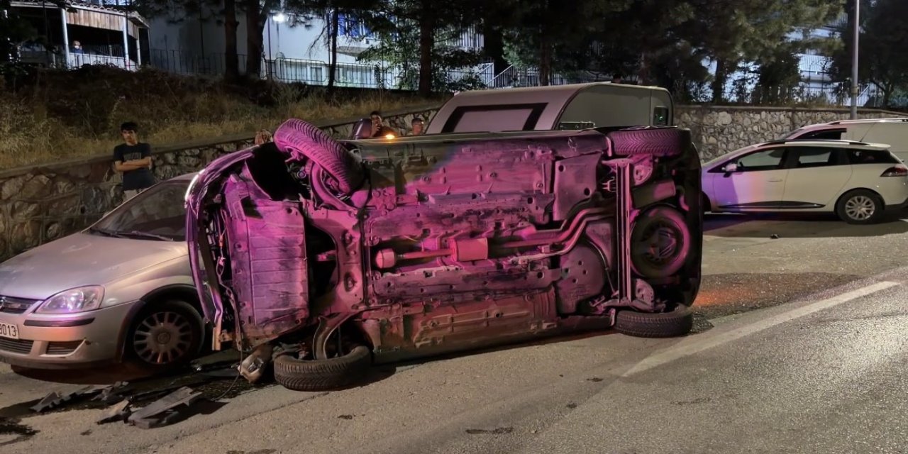 Park Halindeki Araca Çarpan Alkollü Kadın Sürücü Kazayı Hatırlamadı