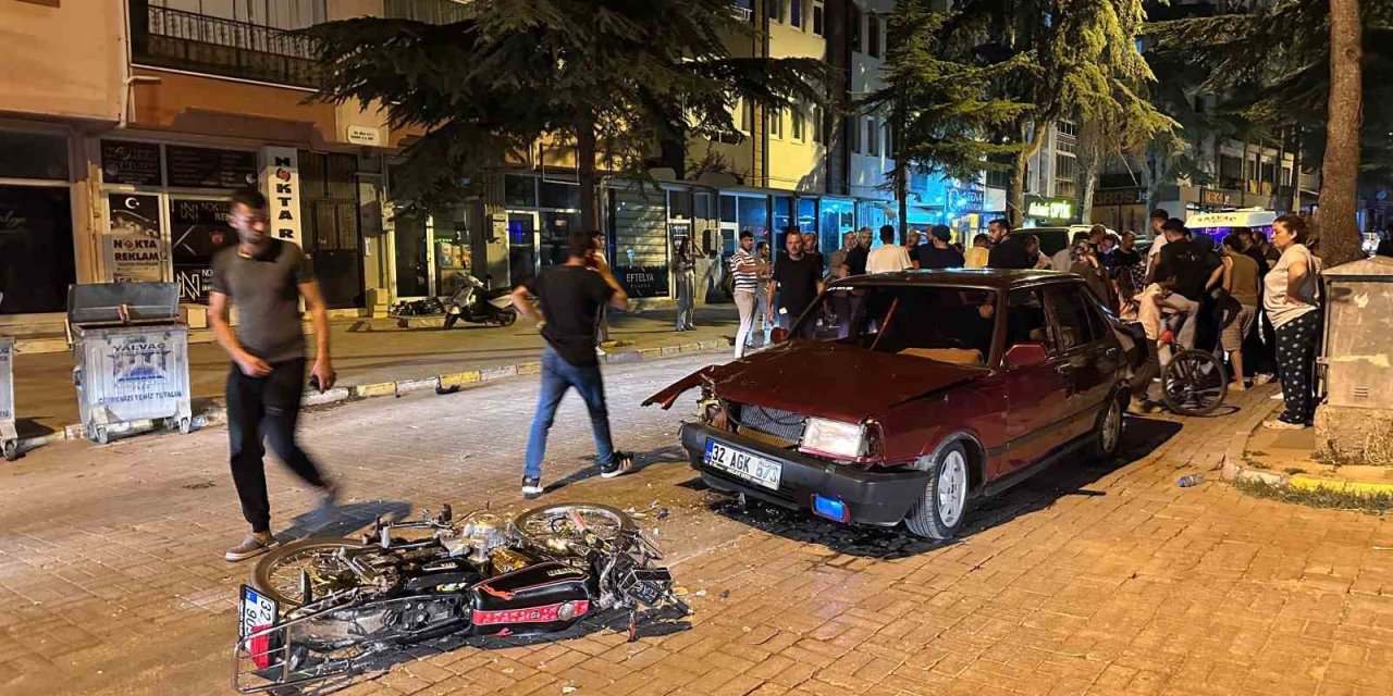 Faytonu sollarken, motosikletle çarpıştı: 16 yaşındaki sürücünün durumu ağır