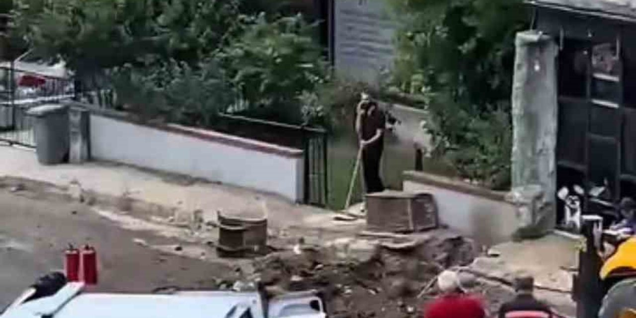 Mahallede korku dolu anlar: Gaz hattı delindi