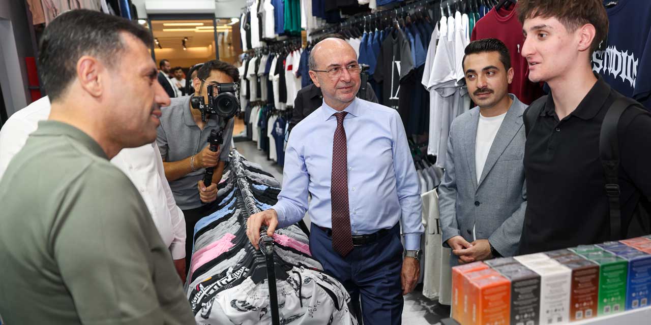 Sahada Yoğun Mesai: Başkan Pekyatırmacı Esnafla Buluştu