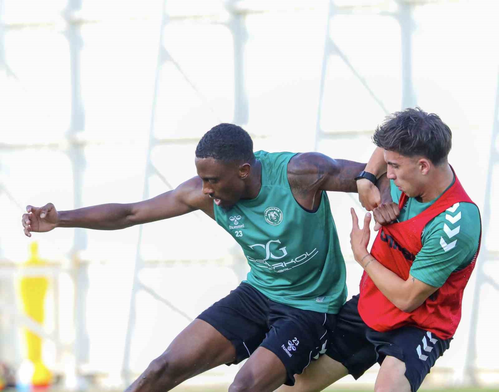 Konyaspor'da yeni transferler antrenmanda göz doldurdu!