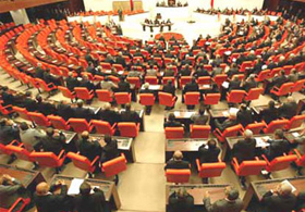 Oray Eğin başörtülü vekil istedi!