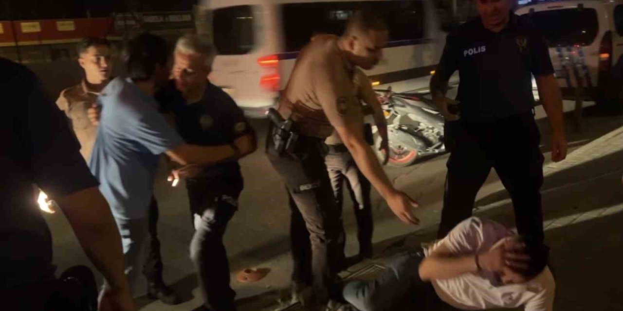 Taksiciyle Tartışan Alkollü Şahıstan "Temassız Faul" Performansı!