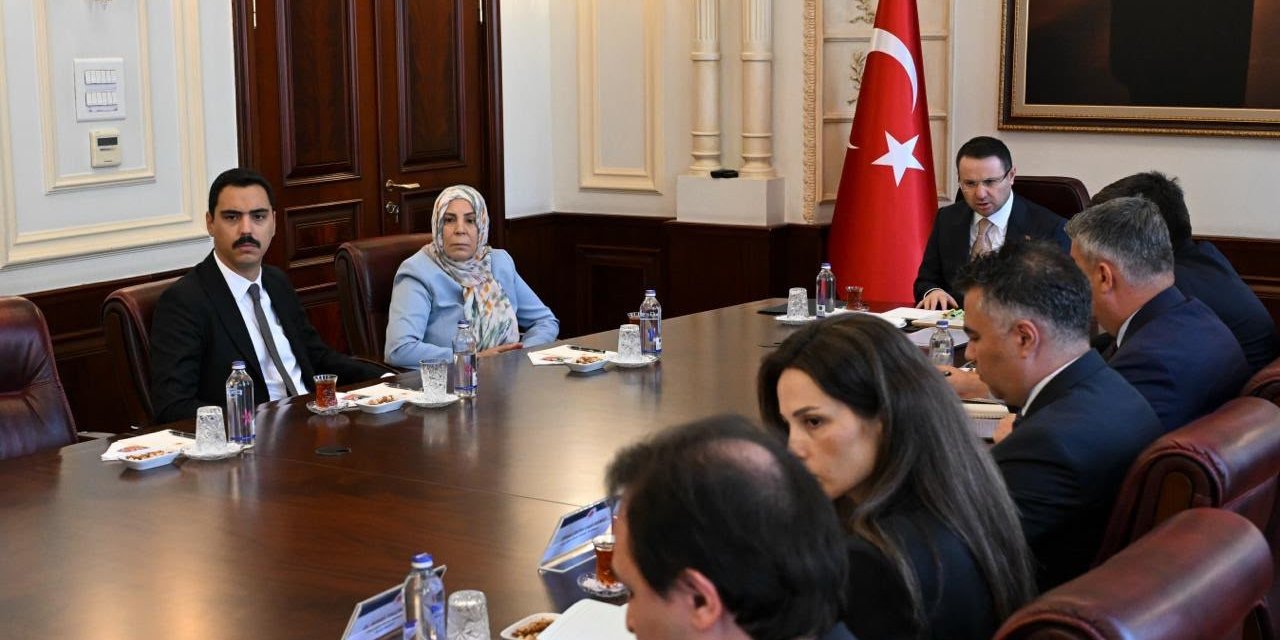 Adalet Bakanlığı'nda Kritik Temas! Muhsin Yazıcıoğlu'nun Ailesi Bakan Akın Gürlek ile Görüştü