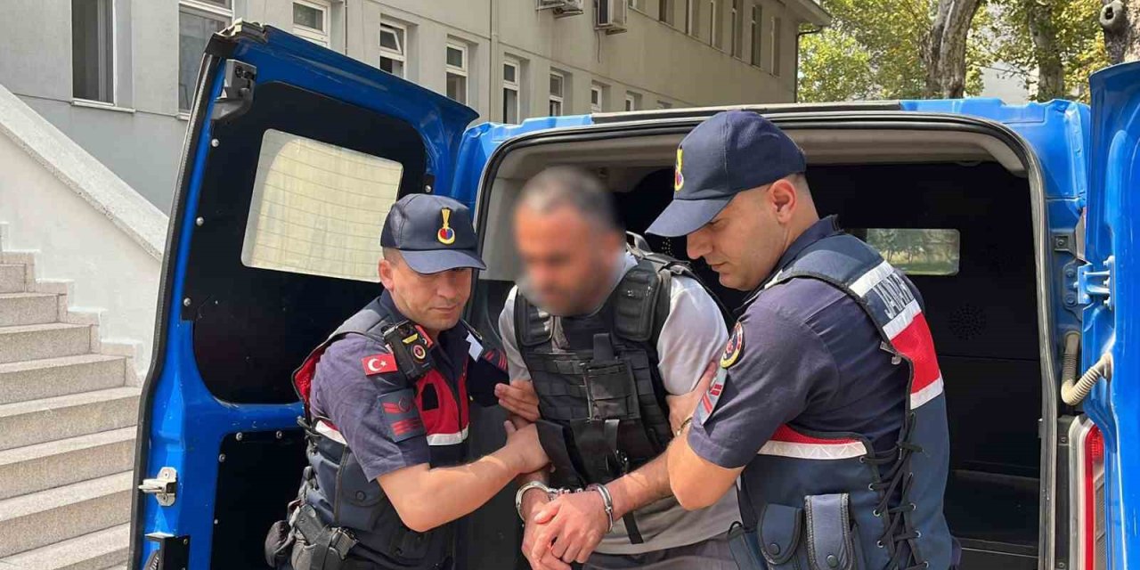 Bursa’daki Çifte Cinayetin Faili Çatıda Yakalandı! Gazetecilere Verdiği Yanıt Dikkat Çekti