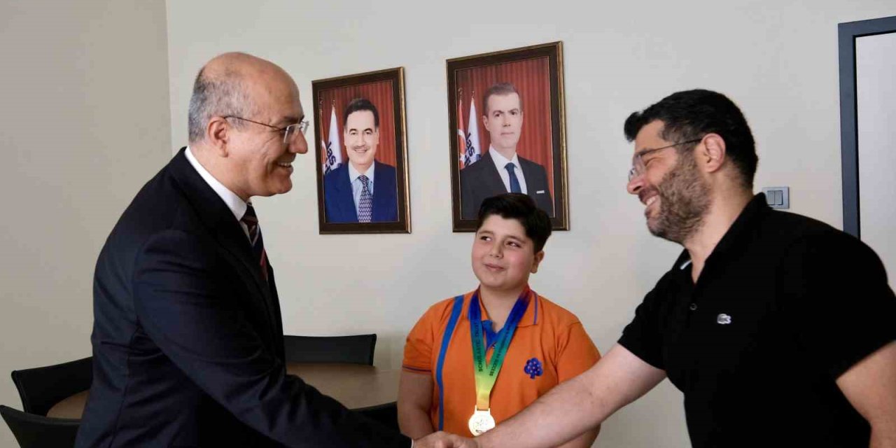 11 Yaşındaki Türk Öğrenciden Dünya Rekoru: 46 Ülkeyi Geride Bıraktı