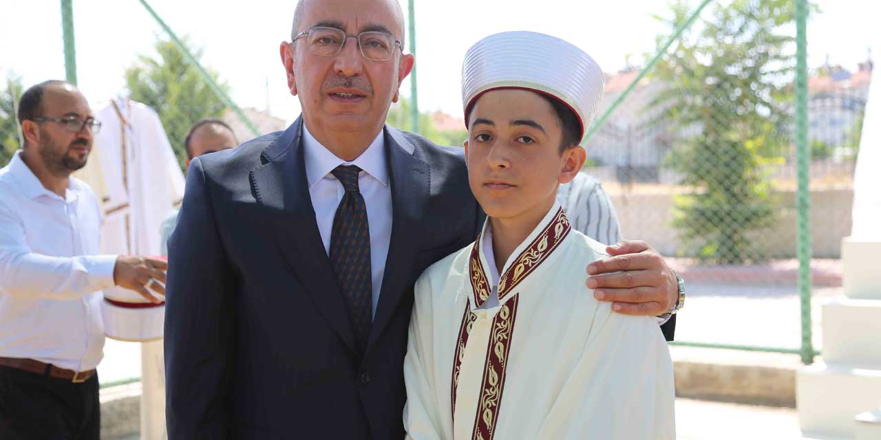 Meram’da Hafızlık Heyecanı: 17 Öğrenci İcazet Belgelerini Aldı