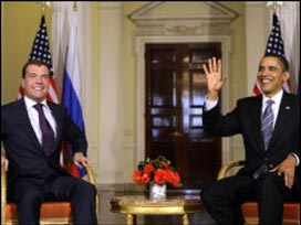 Obama, Medyedev'le Libya'yı konuştu