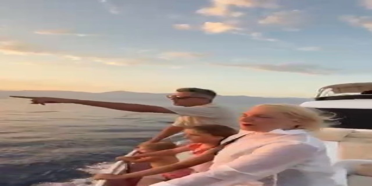Yunusların şovu turistleri mest etti