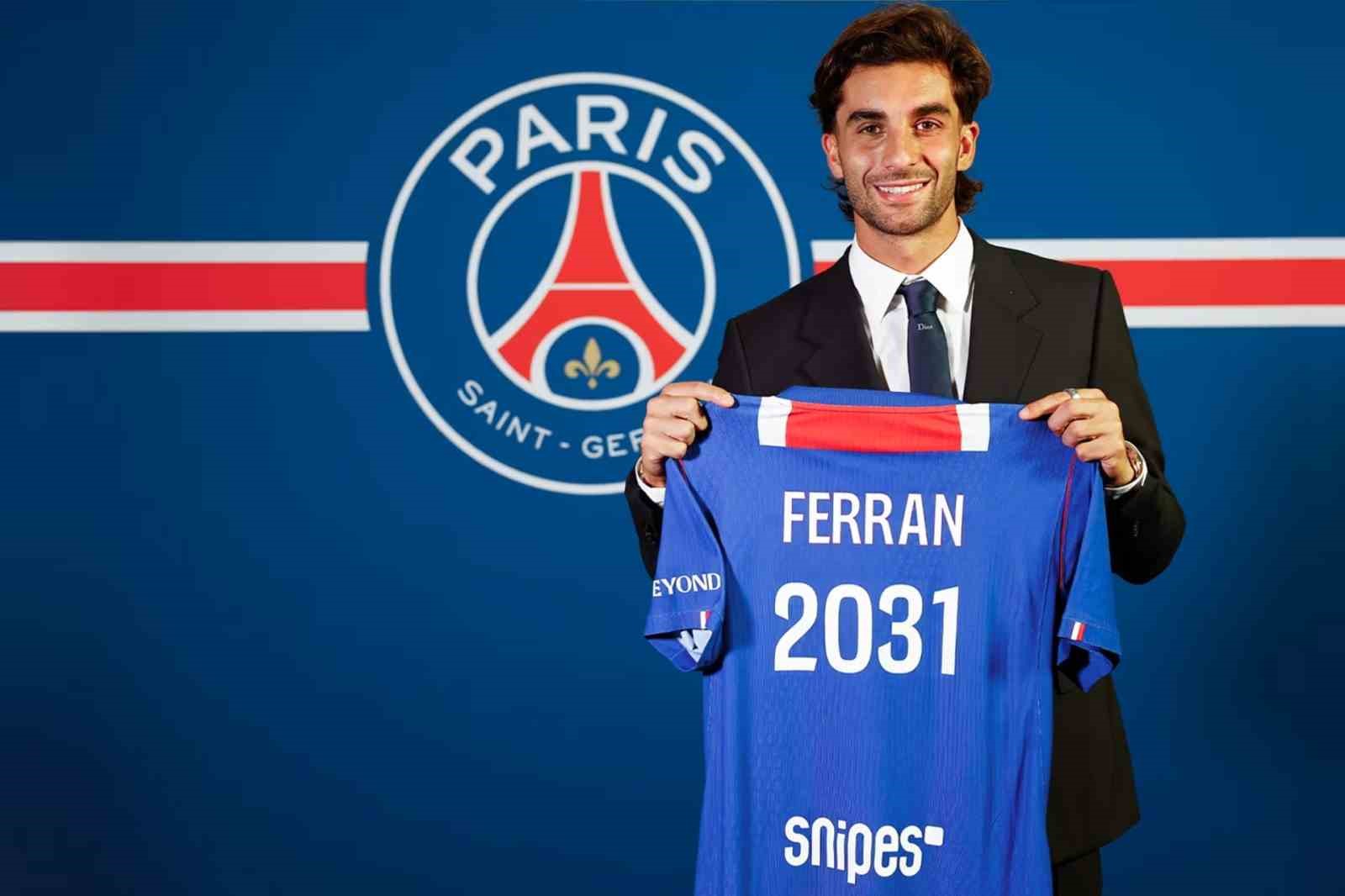 Yılın transferi Paris Saint Germain'den geldi! Barcelona'dan aldılar