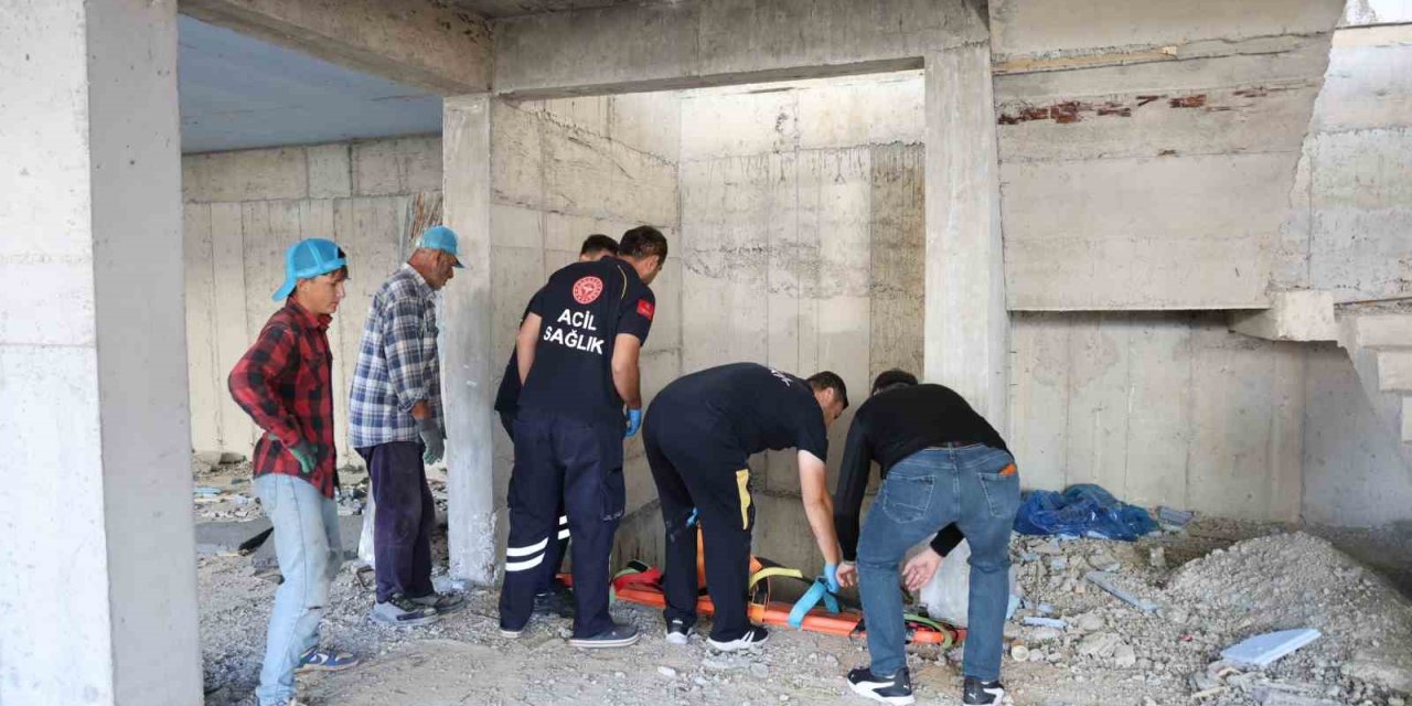 Kontrol için gittiği inşaatın asansör boşluğuna düşen mühendis ağır yaralandı