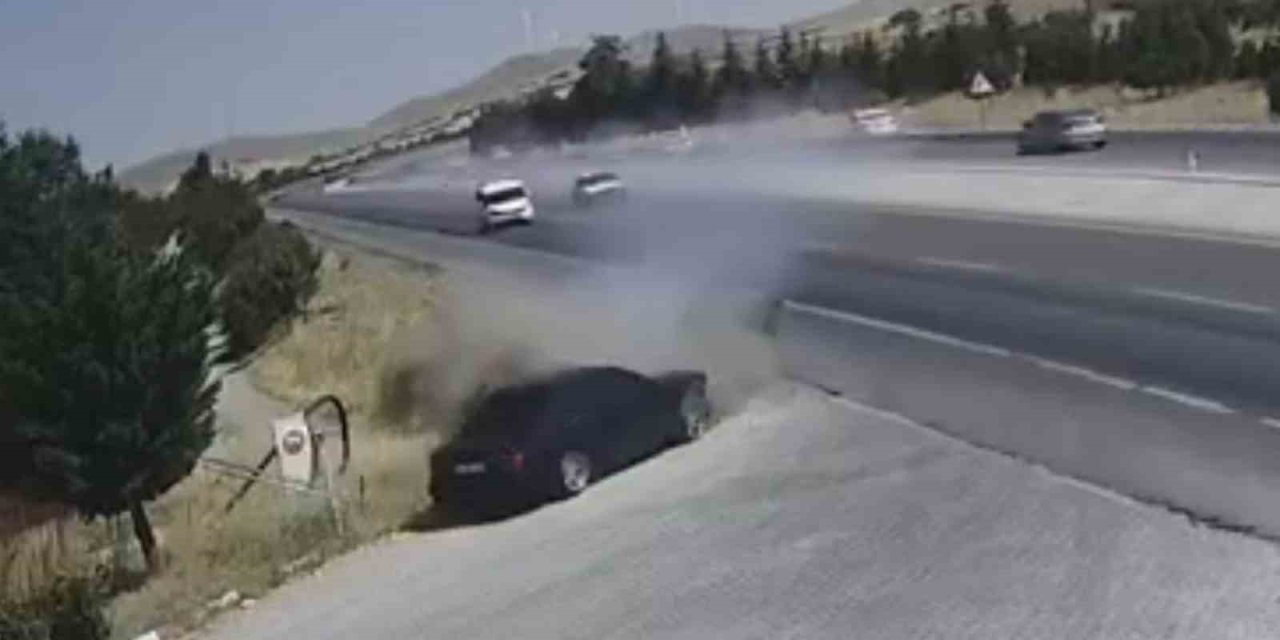 Konya'da Zincirleme Kaza: Savrulan Araç Parçası İki Can Aldı