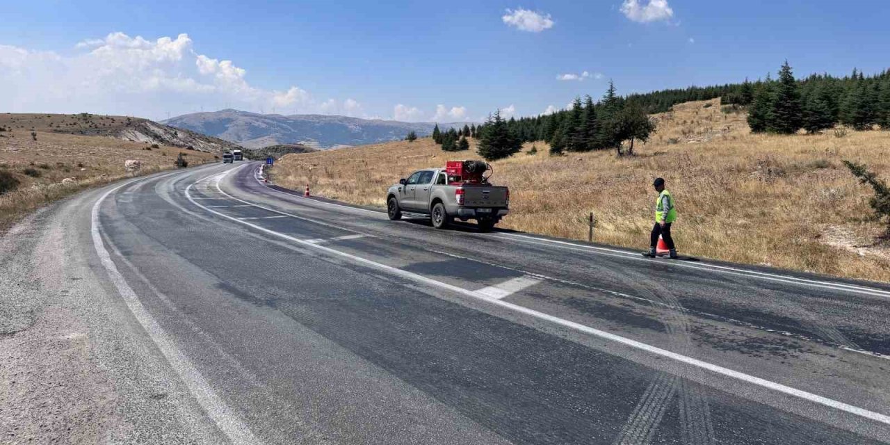 Araçların mor renge boyandığı yolda gerçek ortaya çıktı