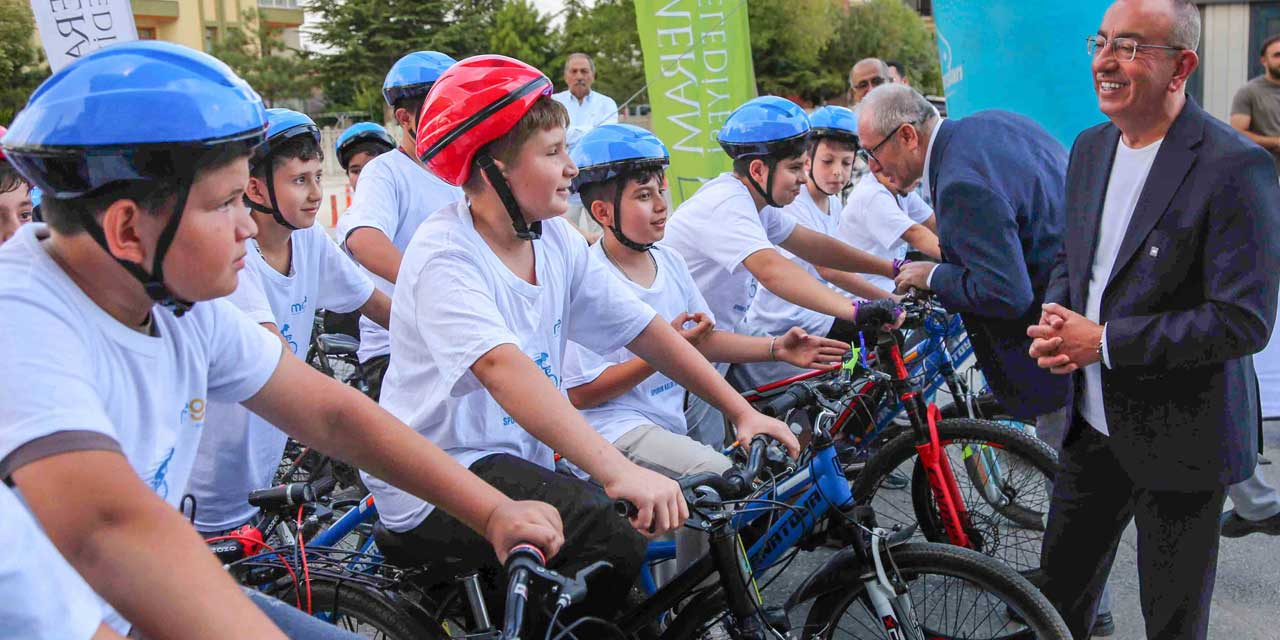 Meram’da Pedallar Geleceğe Çevrildi: Düz Bisiklet Yarışları Final Yaptı