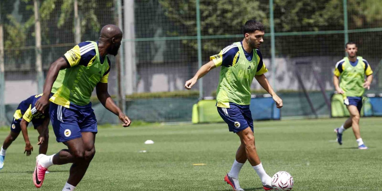 Fenerbahçe, Konyaspor hazırlıklarına ara vermeden başladı