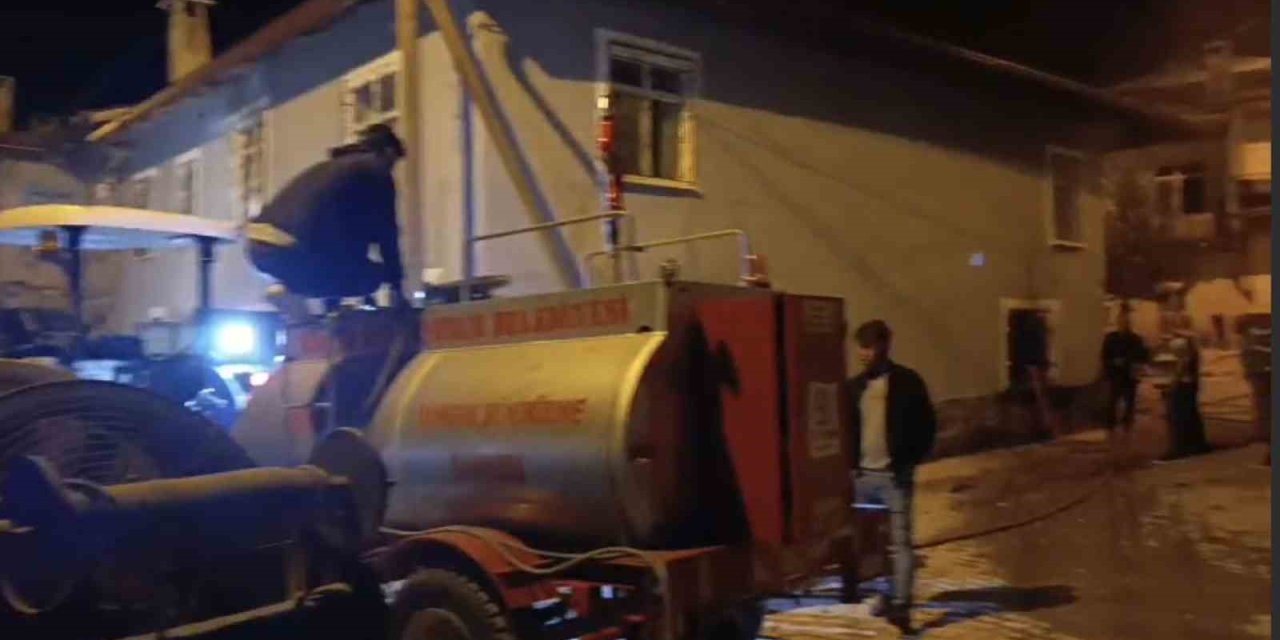 Muhtarın Dikkati ve Gönüllü Tanker, Bozkır’daki Yangın Faciasını Önledi