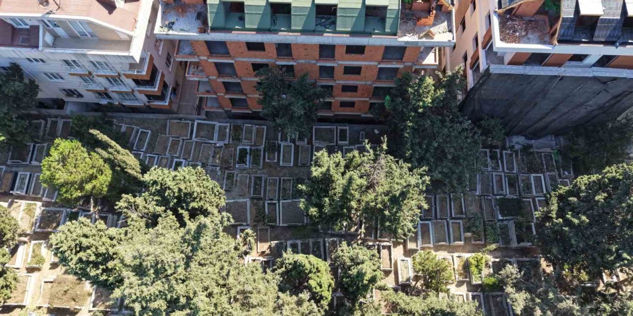 Pencereyi Açan Mezarlığa Bakacak: Şaşırtan Kentsel Dönüşüm Manzarası